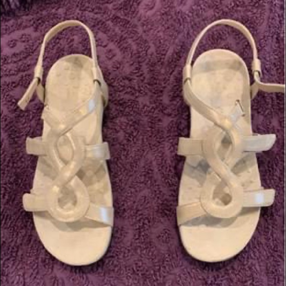 Vionic Sandals size 10